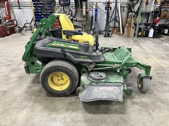 Image of John Deere Z920M equipment image 1