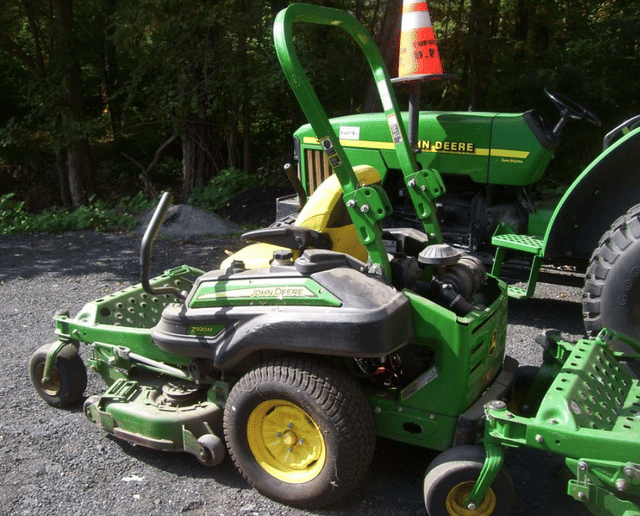 Image of John Deere Z920M equipment image 3