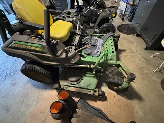 Image of John Deere Z930M equipment image 4