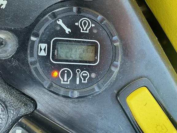Image of John Deere Z930M equipment image 1