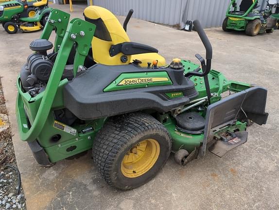 Image of John Deere Z930M equipment image 1