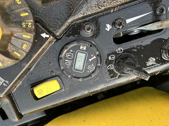 Image of John Deere Z930R equipment image 2