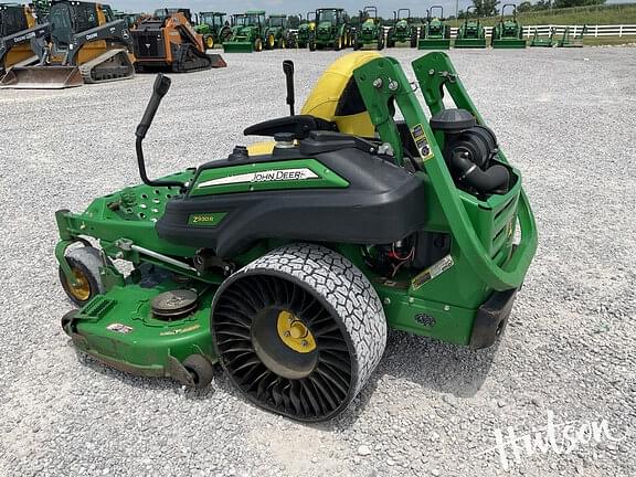 Image of John Deere Z930R equipment image 4