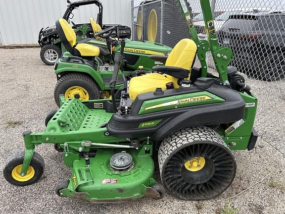 Image of John Deere Z930R equipment image 1