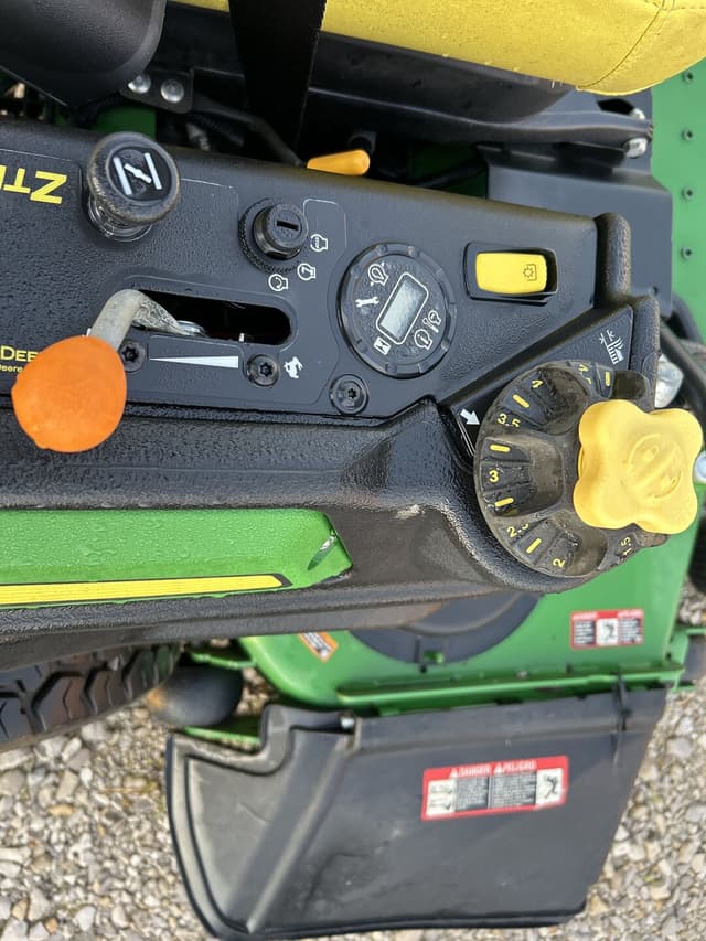 Image of John Deere Z950R equipment image 1