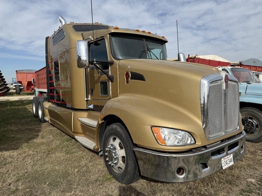 Image of Kenworth T-660 Primary image