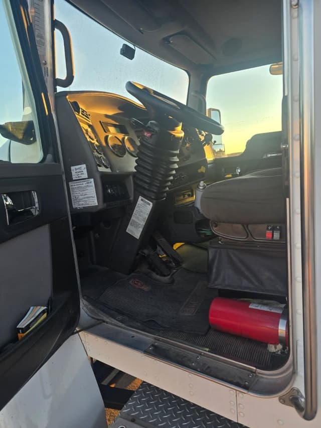 Image of Kenworth T370 equipment image 1