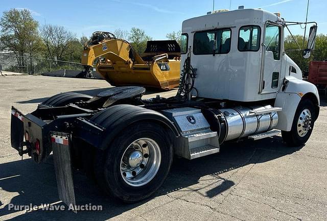 Image of Kenworth T370 equipment image 4