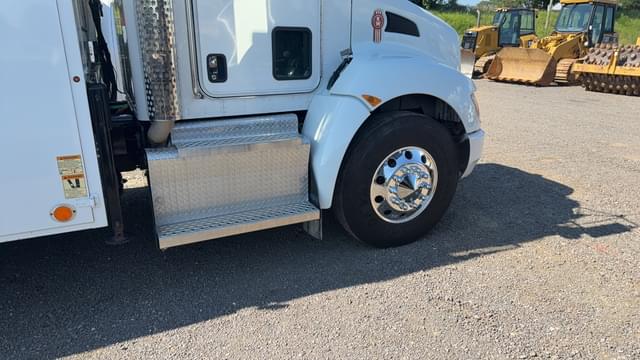 Image of Kenworth T370 equipment image 4