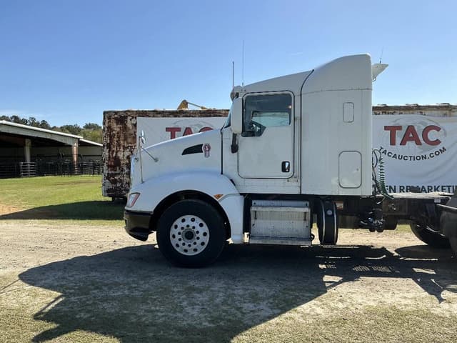 Image of Kenworth T600 equipment image 1
