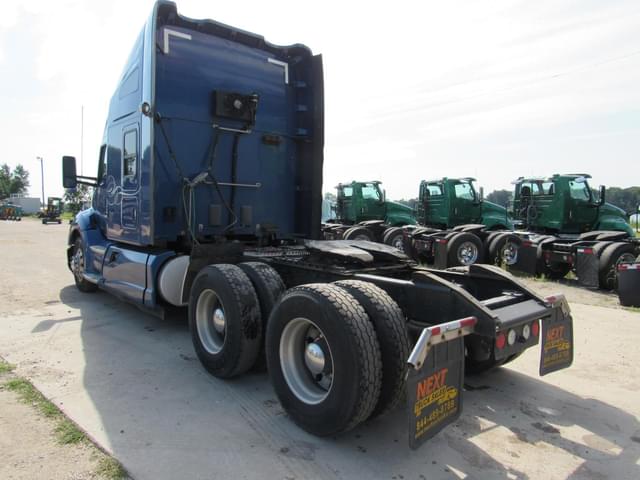 Image of Kenworth T680 equipment image 3