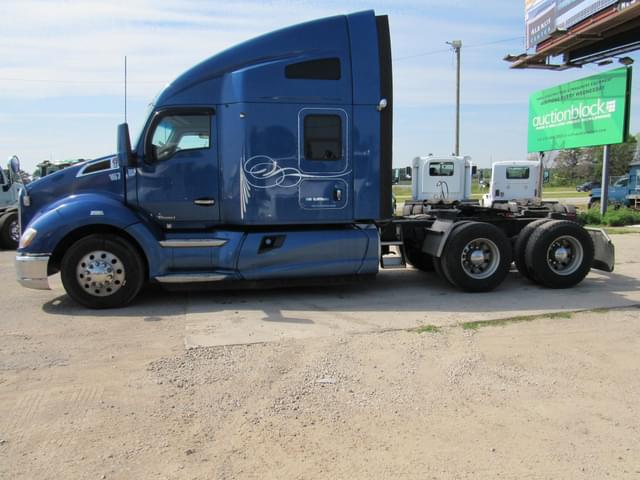 Image of Kenworth T680 equipment image 4