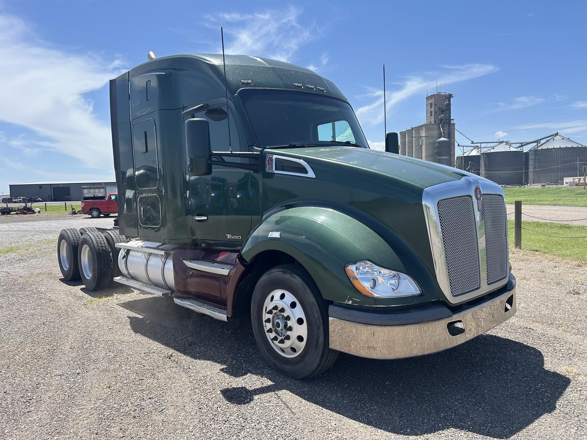 2016 Kenworth T680 Equipment Image0