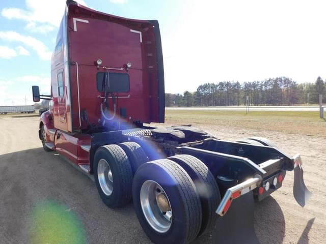 Image of Kenworth T680 equipment image 4
