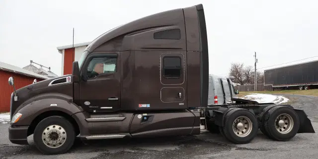 Image of Kenworth T680 equipment image 4