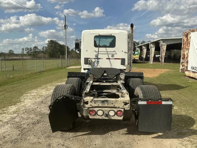 Image of Kenworth T680 equipment image 3