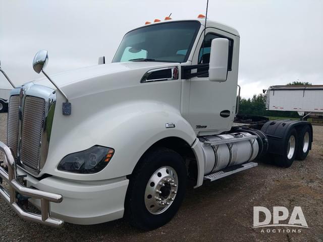 Image of Kenworth T680 equipment image 1