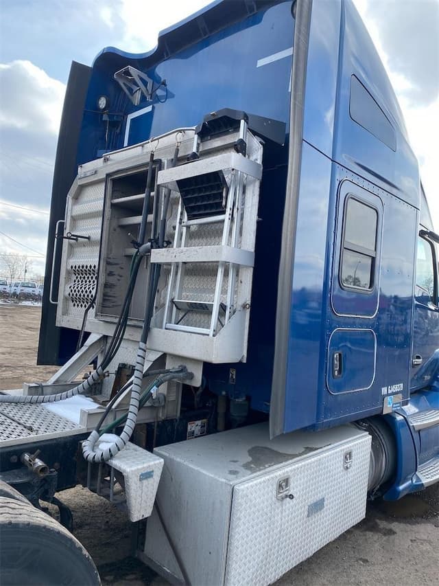 Image of Kenworth T680 equipment image 3