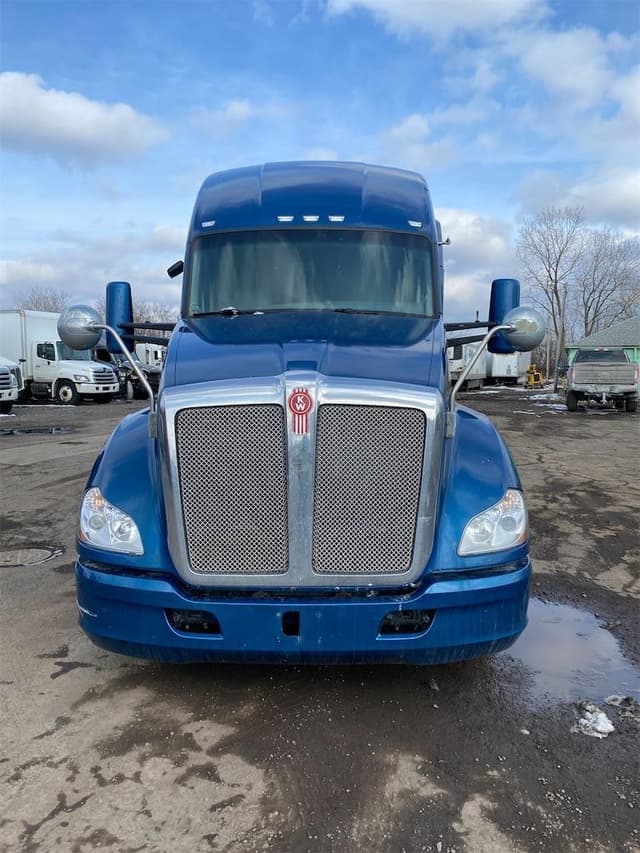 Image of Kenworth T680 equipment image 1
