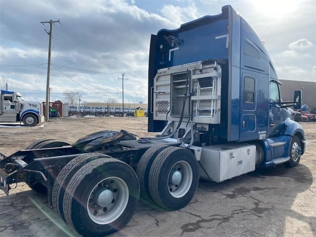 Image of Kenworth T680 equipment image 4