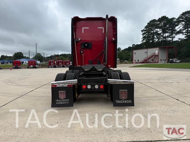 Image of Kenworth T680 equipment image 3
