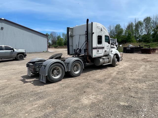 Image of Kenworth T680 equipment image 4