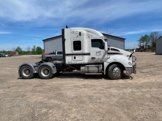 Image of Kenworth T680 equipment image 3