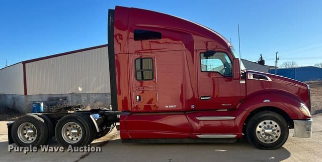 Image of Kenworth T680 equipment image 3