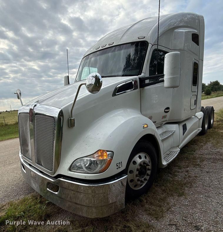 2016 Kenworth T680 Equipment Image0