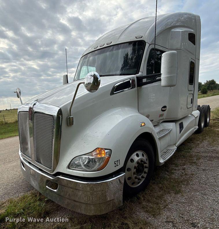 Image of Kenworth T680 Primary image