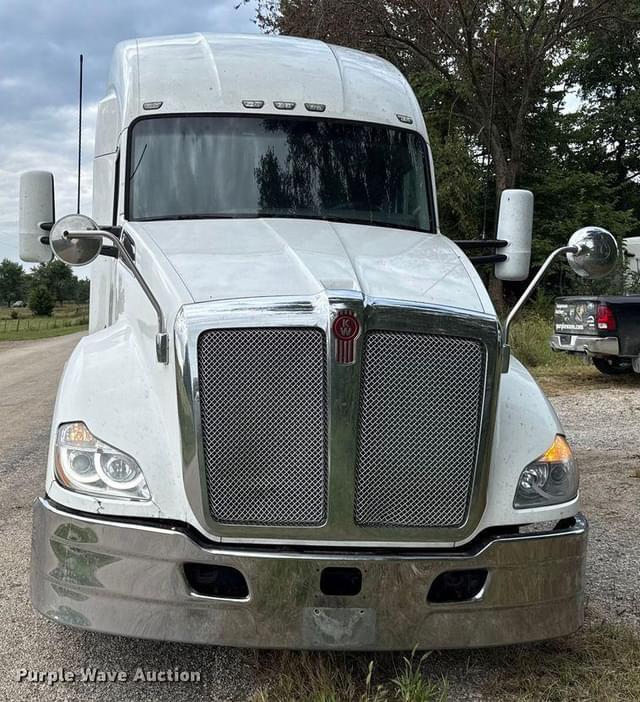 Image of Kenworth T680 equipment image 1