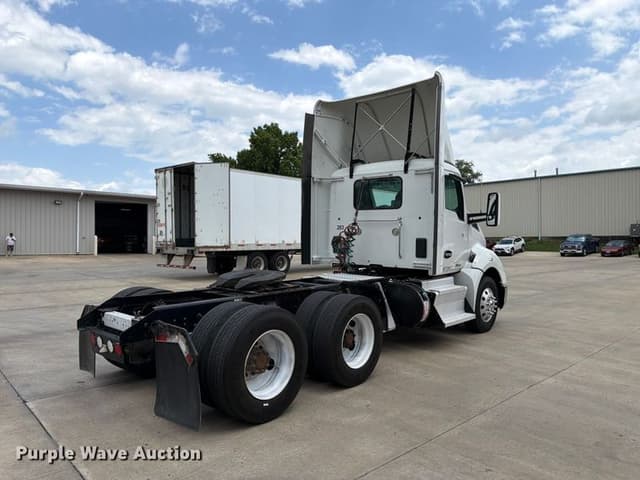 Image of Kenworth T680 equipment image 4