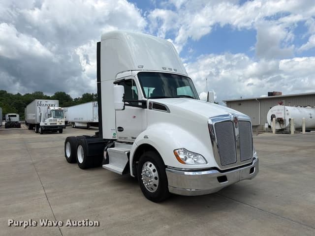 Image of Kenworth T680 equipment image 2