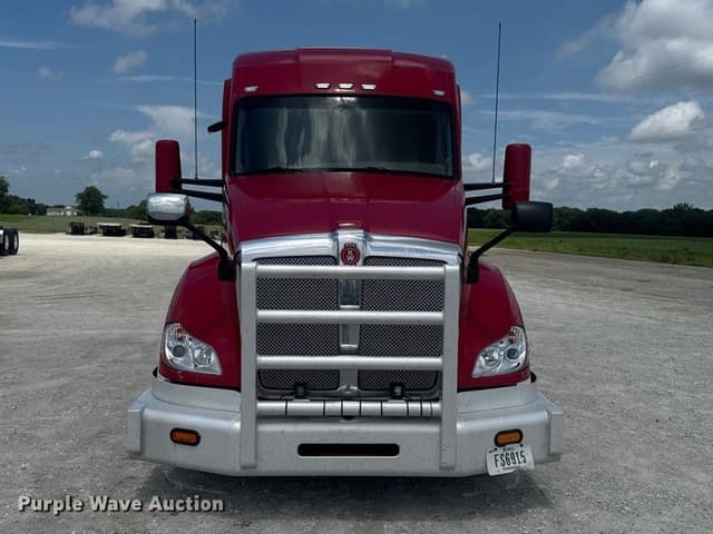 Image of Kenworth T680 equipment image 1