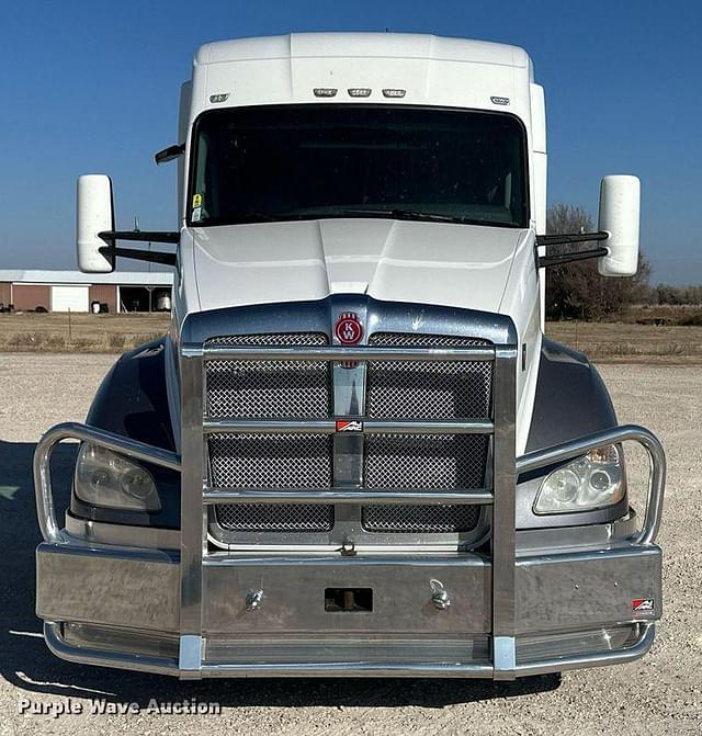 Image of Kenworth T680 equipment image 1