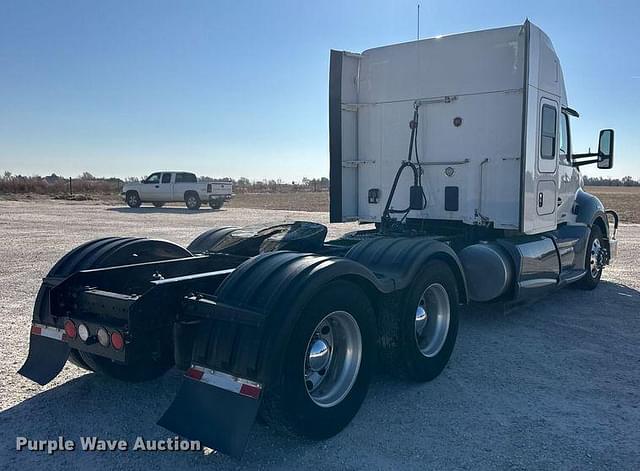 Image of Kenworth T680 equipment image 4