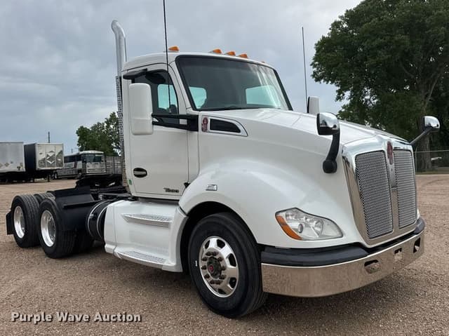 Image of Kenworth T680 equipment image 2