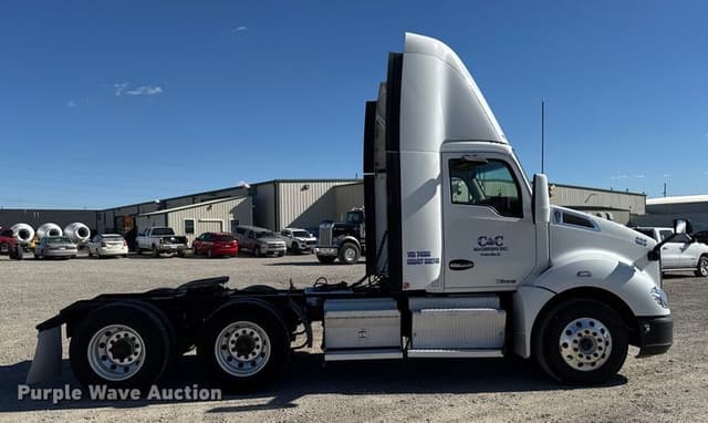 Image of Kenworth T680 equipment image 3
