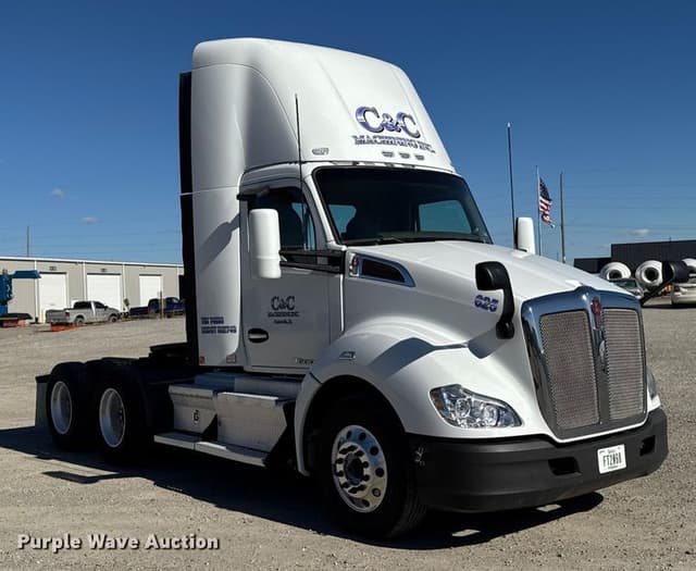 Image of Kenworth T680 equipment image 2