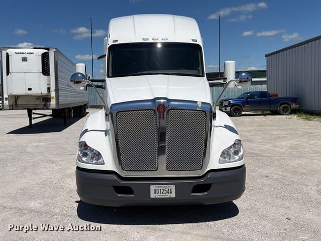 Image of Kenworth T680 equipment image 1
