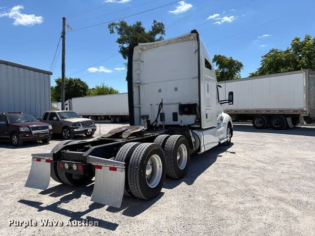 Image of Kenworth T680 equipment image 4