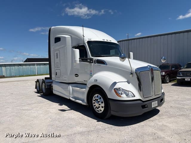 Image of Kenworth T680 equipment image 2