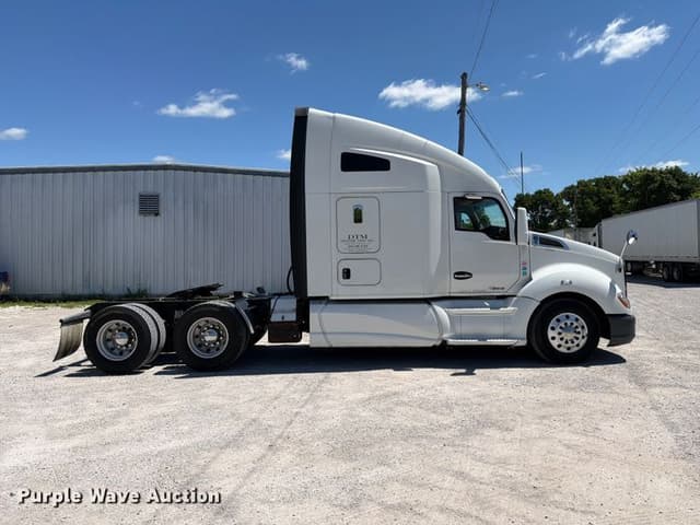 Image of Kenworth T680 equipment image 3
