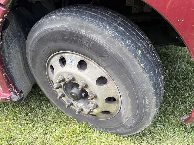 Image of Kenworth T680 equipment image 3