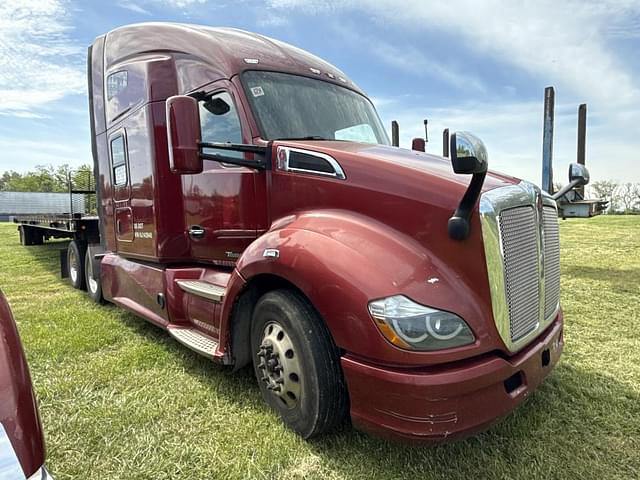 Image of Kenworth T680 equipment image 2