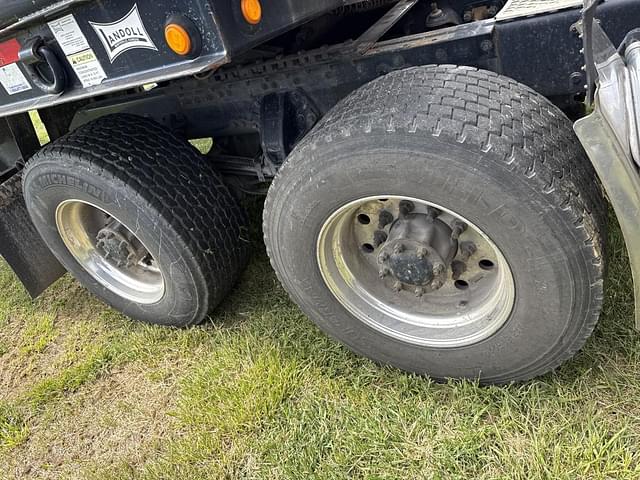 Image of Kenworth T680 equipment image 4