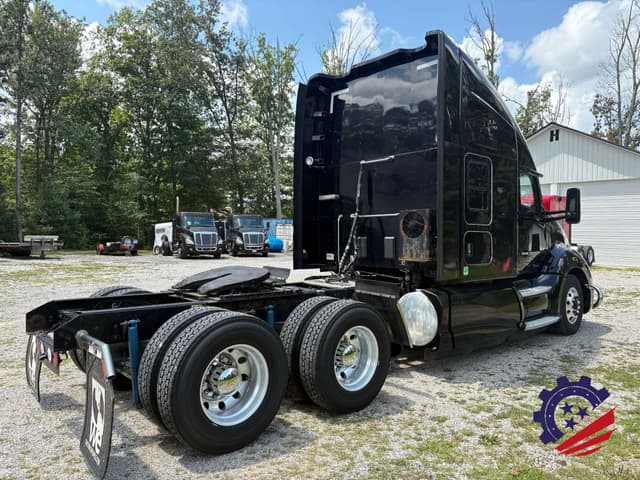 Image of Kenworth T680 equipment image 4
