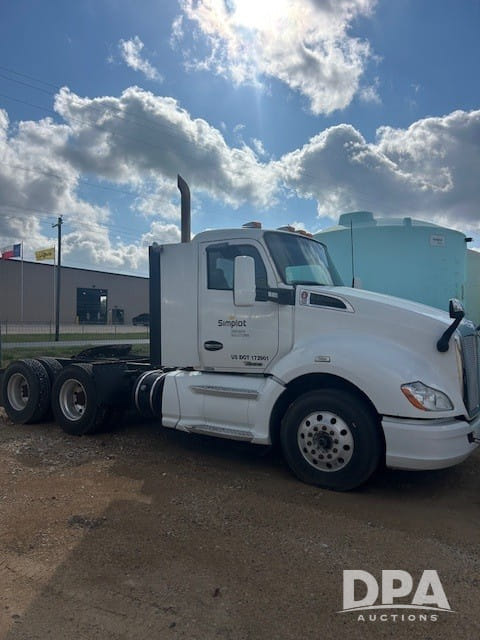 2016 Kenworth T680 Equipment Image0