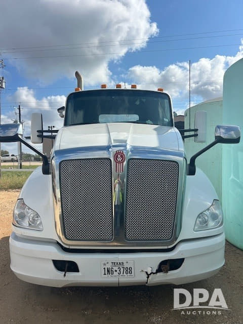 Image of Kenworth T680 equipment image 2