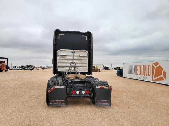 Image of Kenworth T680 equipment image 3